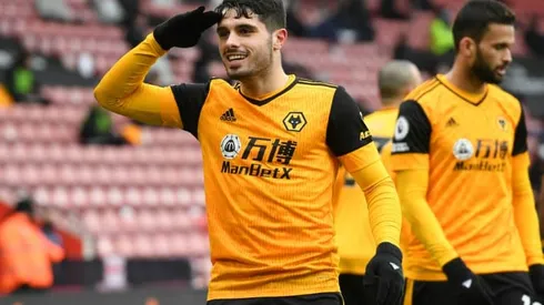 Neto's stunner lifts Wolves as Southampton slump again