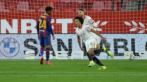 Sevilla double leaves Barca with mountain to climb in Copa del Rey