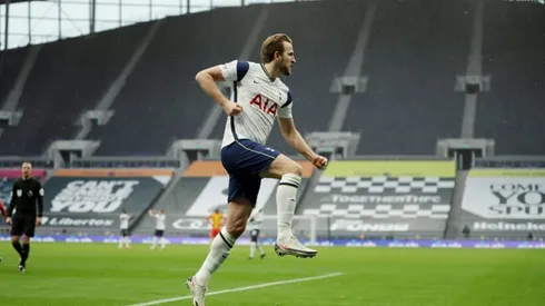 Kane's return lifts Mourinho as Spurs end losing streak