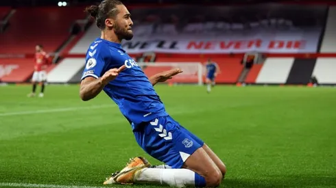 Man Utd blow lead twice against Everton, Villa outgun Arsenal