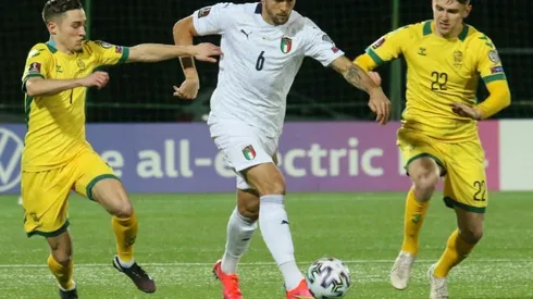 Mancini matches Lippi as Italy keep perfect with win in Lithuania