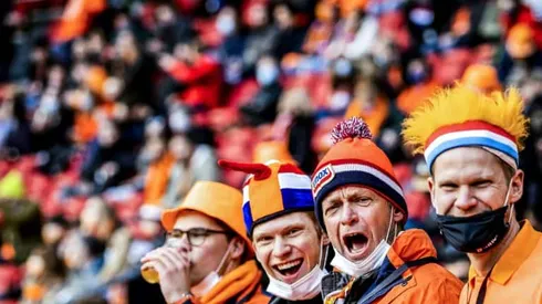 Dutch fans cheer win over Latvia as players protest for rights in Qatar