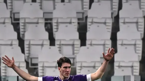 Vlahovic hat-trick revives Fiorentina before Milan game