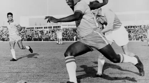 Rio eyes renaming iconic Maracana stadium for Pele