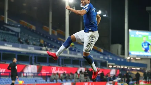 Richarlison strikes to boost Everton's top-four bid