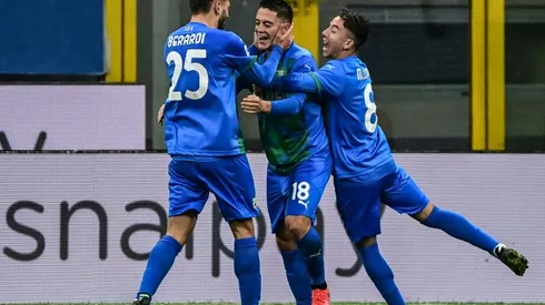 Simy delays Crotone relegation in seven-goal Parma thriller