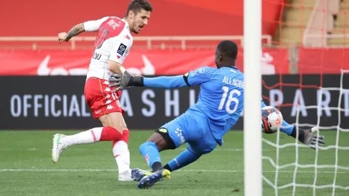 Monaco, Lyon win to stay in Ligue 1 title hunt
