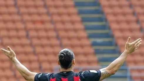 Milan desperate to cling on as Inter race towards Serie A title