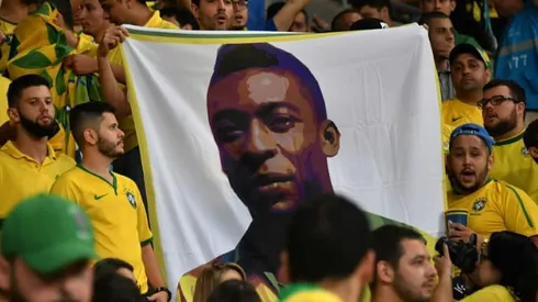 Rio backs off plan to rename Maracana stadium for Pele