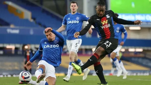 Everton blow late lead against Crystal Palace