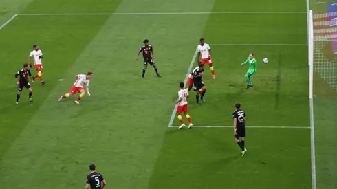 Bayern eye title after Leipzig win as Dortmund face 'catastrophe'