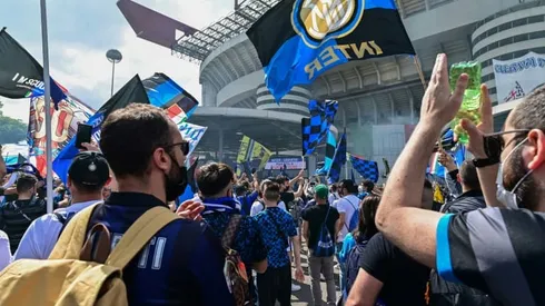 Inter Milan fans celebrate Serie A title outside and inside San Siro