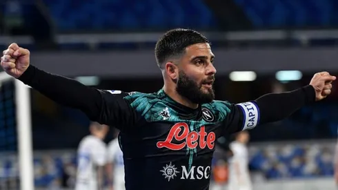 Napoli beat Fiorentina to keep Champions League ambitions alive