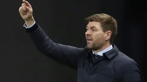 Rangers rout Aberdeen to clinch unbeaten league season