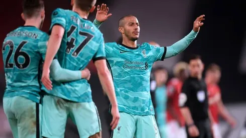 Liverpool beat Man Utd to boost chances of Champions League return