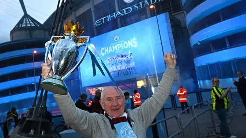 Man City fans gather to celebrate title glory