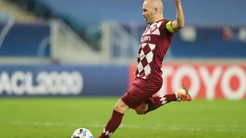 Spain legend Iniesta to stay with Japan's Kobe for two more years