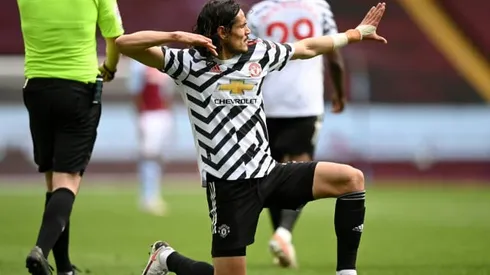 Man Utd keep Man City waiting for title with Villa victory