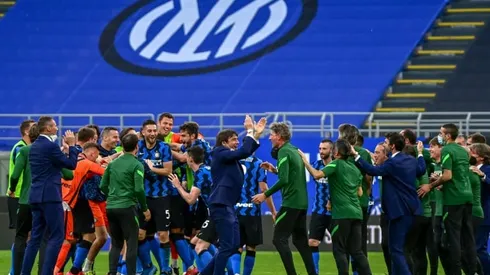 Five-goal Inter celebrate Serie A title with record 14th consecutive home win
