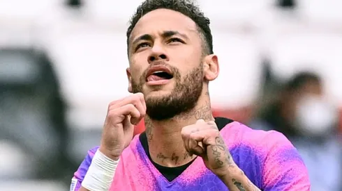 'Happy' Neymar extends PSG contract to 2025