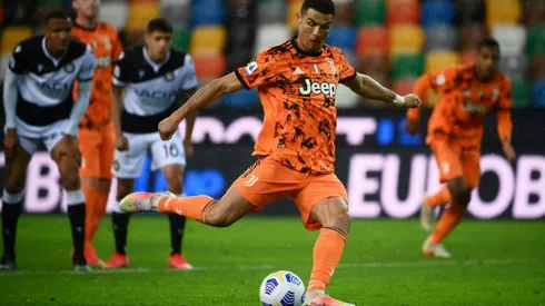 Ronaldo and Ibrahimovic face off in battle for Champions League spot