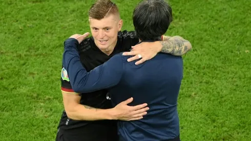 Kroos takes aim at fickle Germany fans