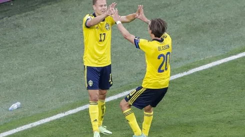 Claesson hits last-gasp winner for Sweden against Poland