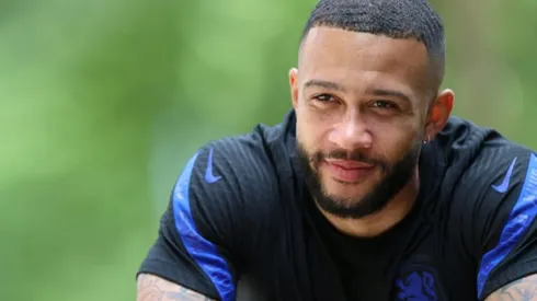 Barcelona move will give Depay 'something extra' - Dutch coach De Boer