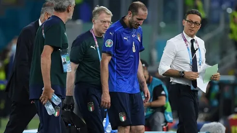 Injured Italy captain Chiellini targets return for last 16