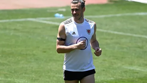 Bale hopes 'hostile' Baku crowd can fire up Wales