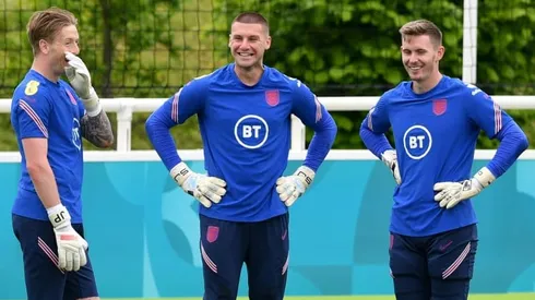 England lose reserve goalkeeper Henderson to injury