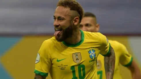 Neymar helps Brazil cruise to Copa win over Venezuela