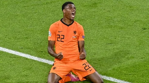 Dumfries gives Dutch dramatic win over Ukraine on return to big time