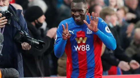 'Proud' Benteke commits to Palace