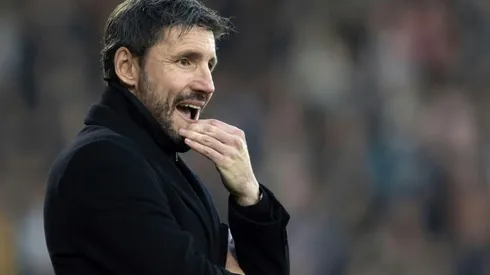 Van Bommel takes over as Wolfsburg coach