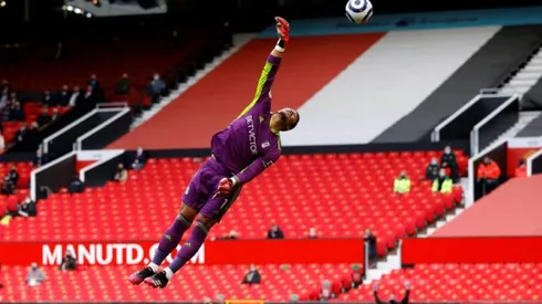 West Ham sign PSG goalkeeper Areola on loan