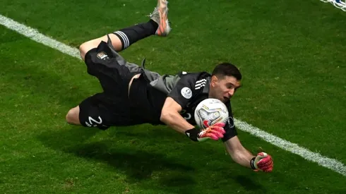 Keeper Martinez sends Argentina into Copa final against Brazil