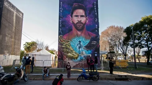 Multi-story mural for hometown hero Messi