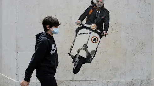 'Fans, I'm coming,' Mourinho set to arrive in Rome