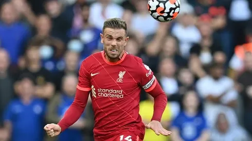 Henderson signs new long-term Liverpool deal