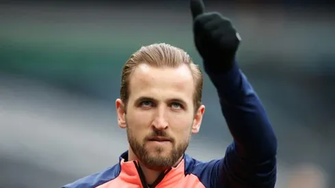 Kane 'one of world's best', says Nuno as striker stays at Spurs