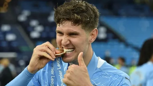 Stones extends Man City contract to 2026