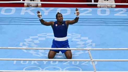 Cuba's Julio la Cruz wins Olympic heavyweight gold