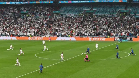 Premier League players to continue taking the knee in new season