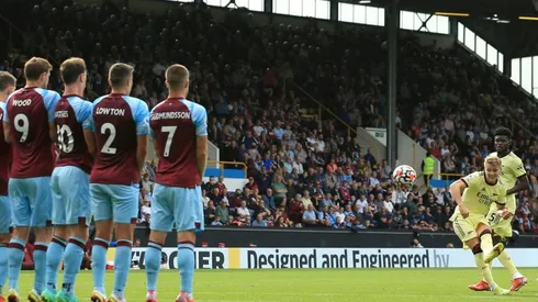Odegaard free-kick secures Arsenal's win at Burnley