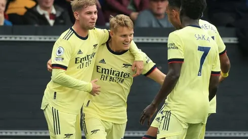 Arsenal win again as Liverpool top Premier League