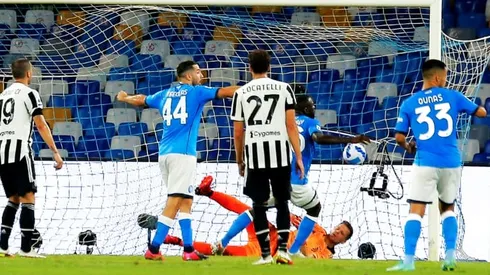 Koulibaly sinks struggling Juve to put Napoli top