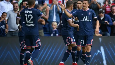 Herrera double helps PSG stay perfect in Ligue 1