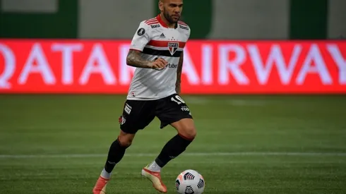 Brazil defender Alves and Sao Paulo split over unpaid wages