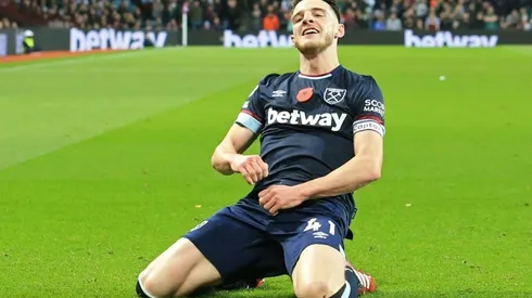 West Ham crush 10-man Villa to strengthen top-four position